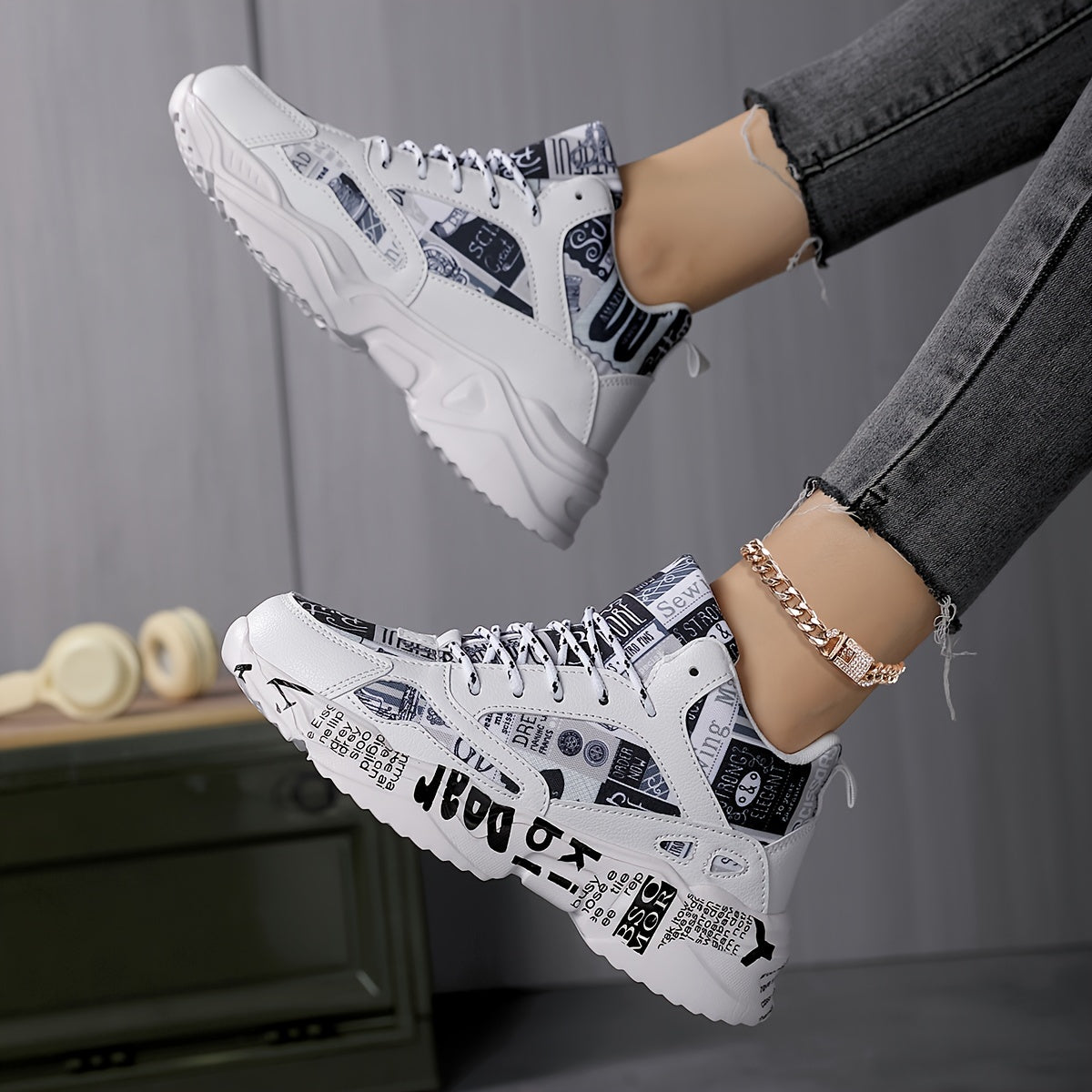 Trendy Graffiti Print Faux Leather Heighten Chunky Sneakers, Wear Resistance Non Slip Shock Absorption Sneakers, Casual Versatile Outdoor Sports Running Shoes Dad Shoes For Women & Men - Topdecheztop.fr