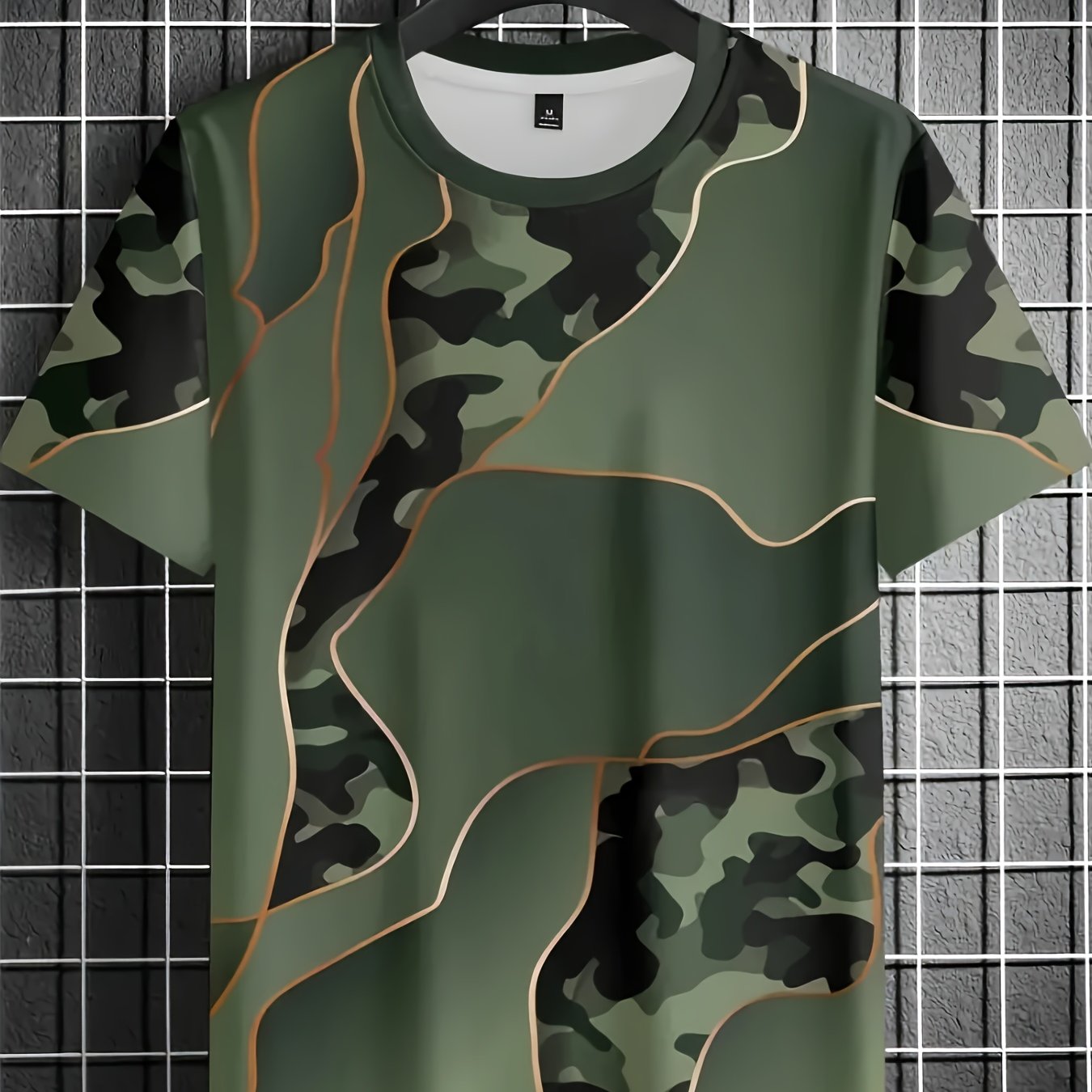 T-shirt à manches courtes et col rond à motifs géométriques et camouflage