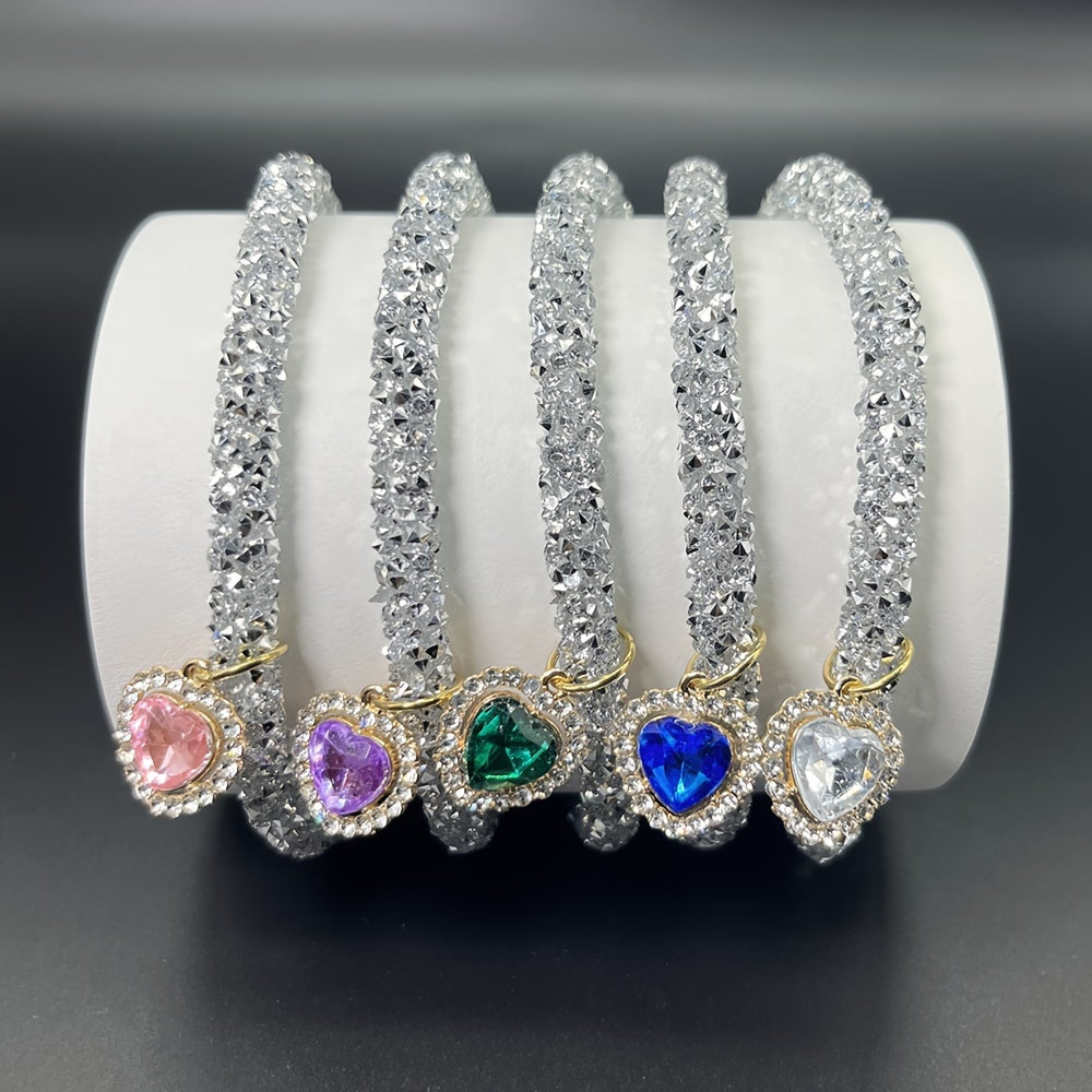 Collier pour animaux de compagnie orné de strass et d'un pendentif en forme de cœur