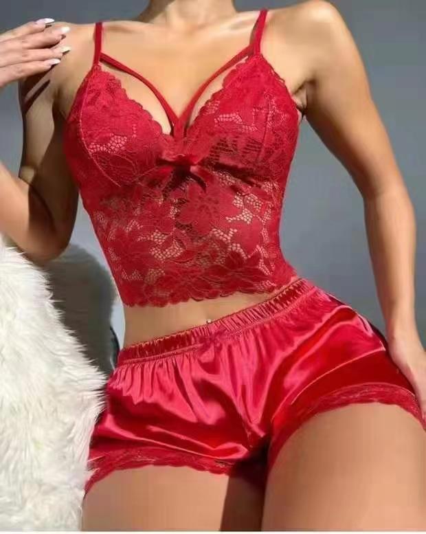 Ensemble pyjama débardeur et short en dentelle
