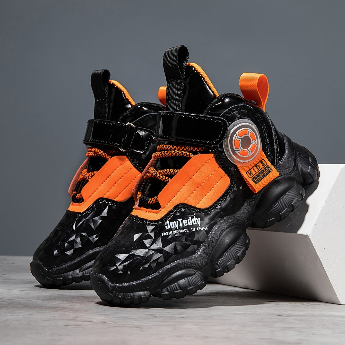 Une paire de chaussures de sport - Topdecheztop.fr