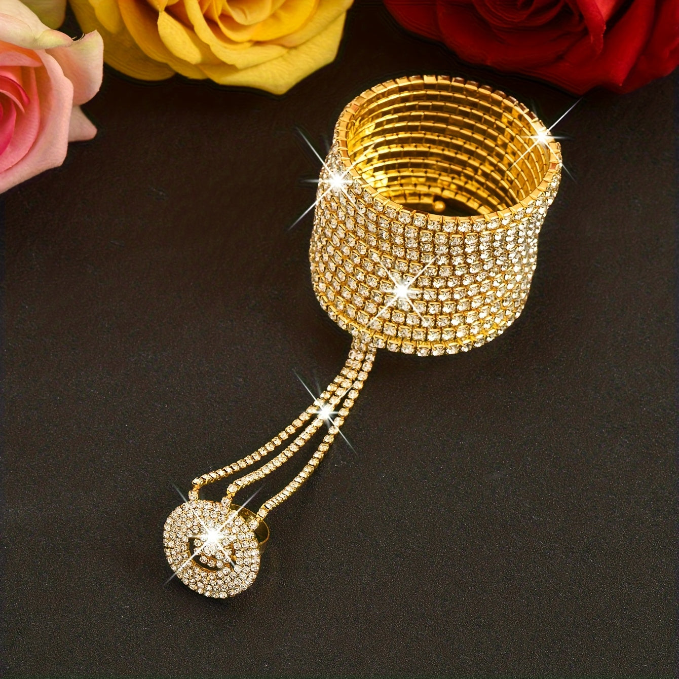 Bracelet pour femme orné de strass